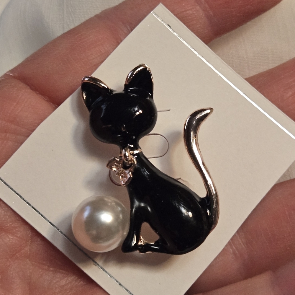 Black Cat Brooch with Pearl Accent - Picture 2 of 3